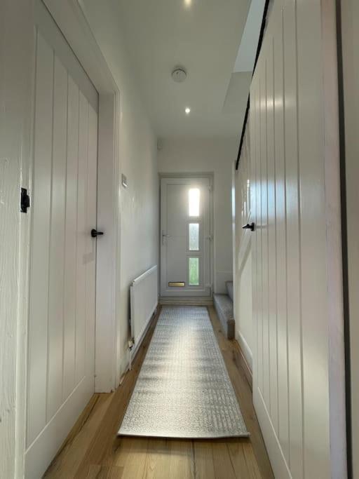 Whole House Modern Two Bedroom In Newcastle - Free Parking ภายนอก รูปภาพ